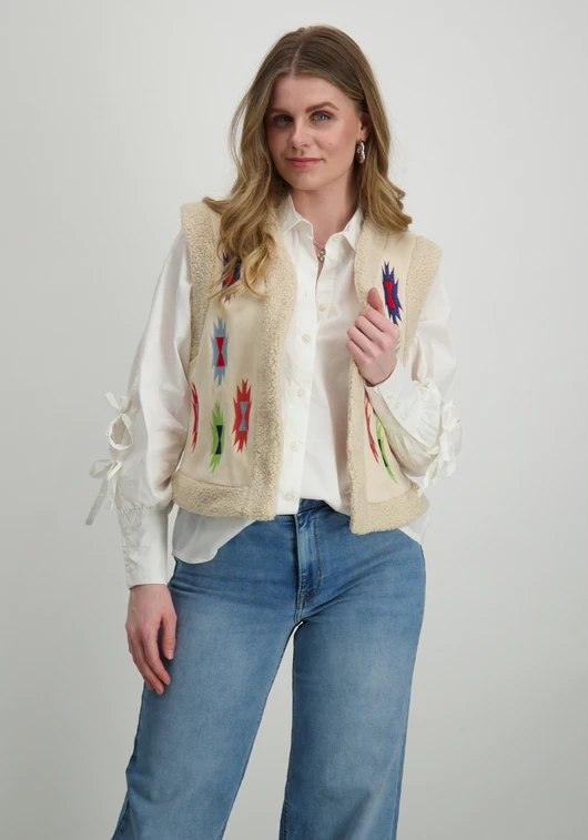 Only ONLFRIDA AZTEC EMB. WAISTCOAT CS OT 15319130