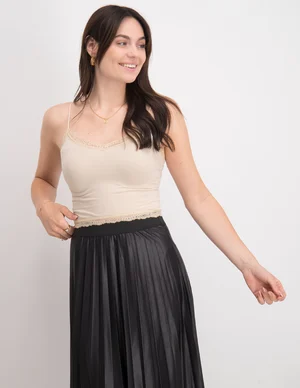 Only ONLVICKY LACE SEAMLESS CROPPED TOP 15190175