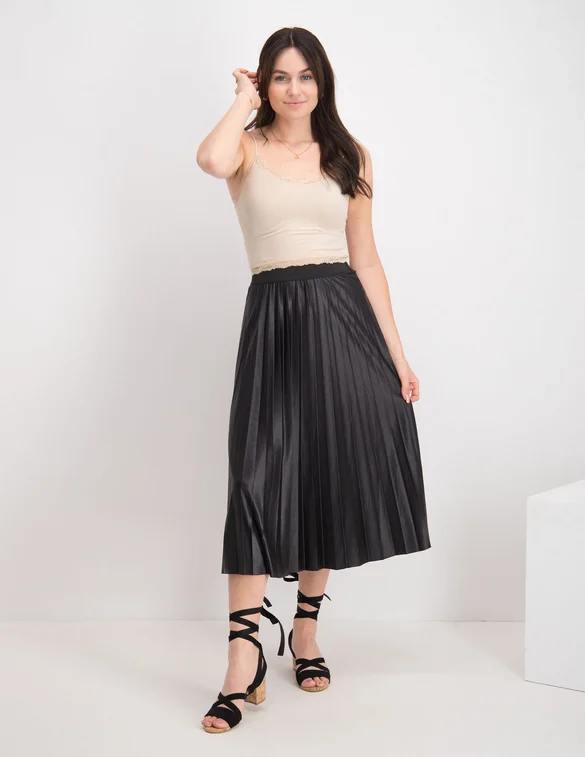 Only ONLVICKY LACE SEAMLESS CROPPED TOP 15190175