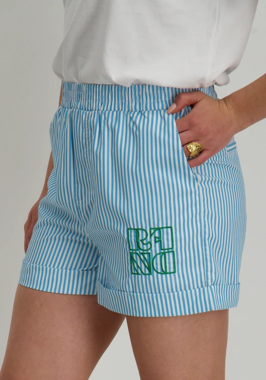 Refined Department Davida Short R2503157675